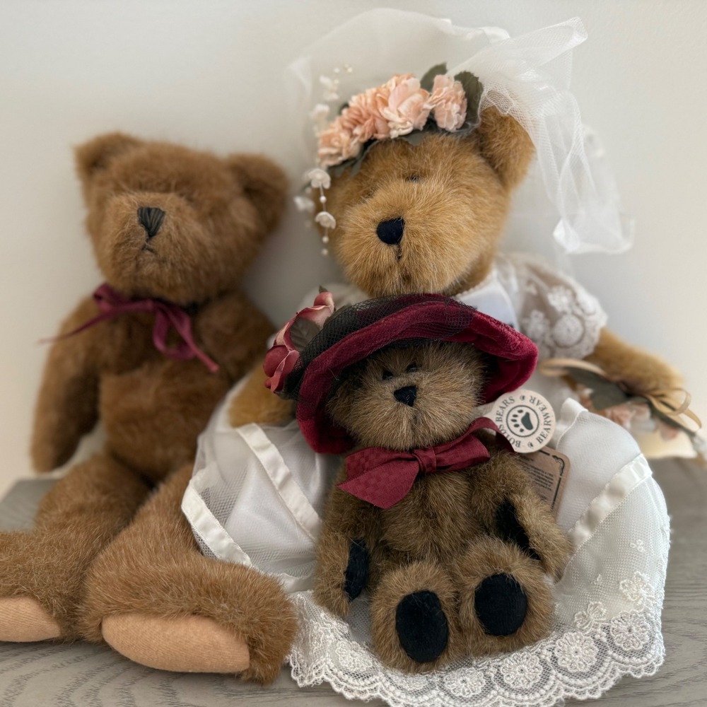 Lot of 3 vintage Boyd bears Mrs. Everlove" Bride NwT,‎ Silvia Bearimore NWT